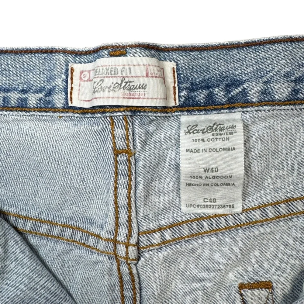 Levi Strauss Y2K Denim Shorts Womens Light Wash 2004‎ Vintage